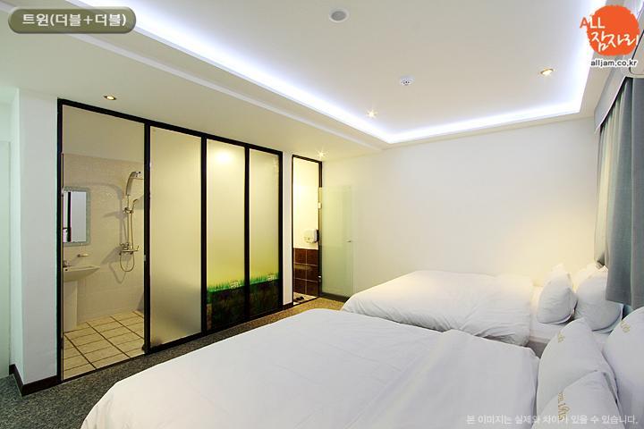 The Hotel Bon Suwon Rum bild