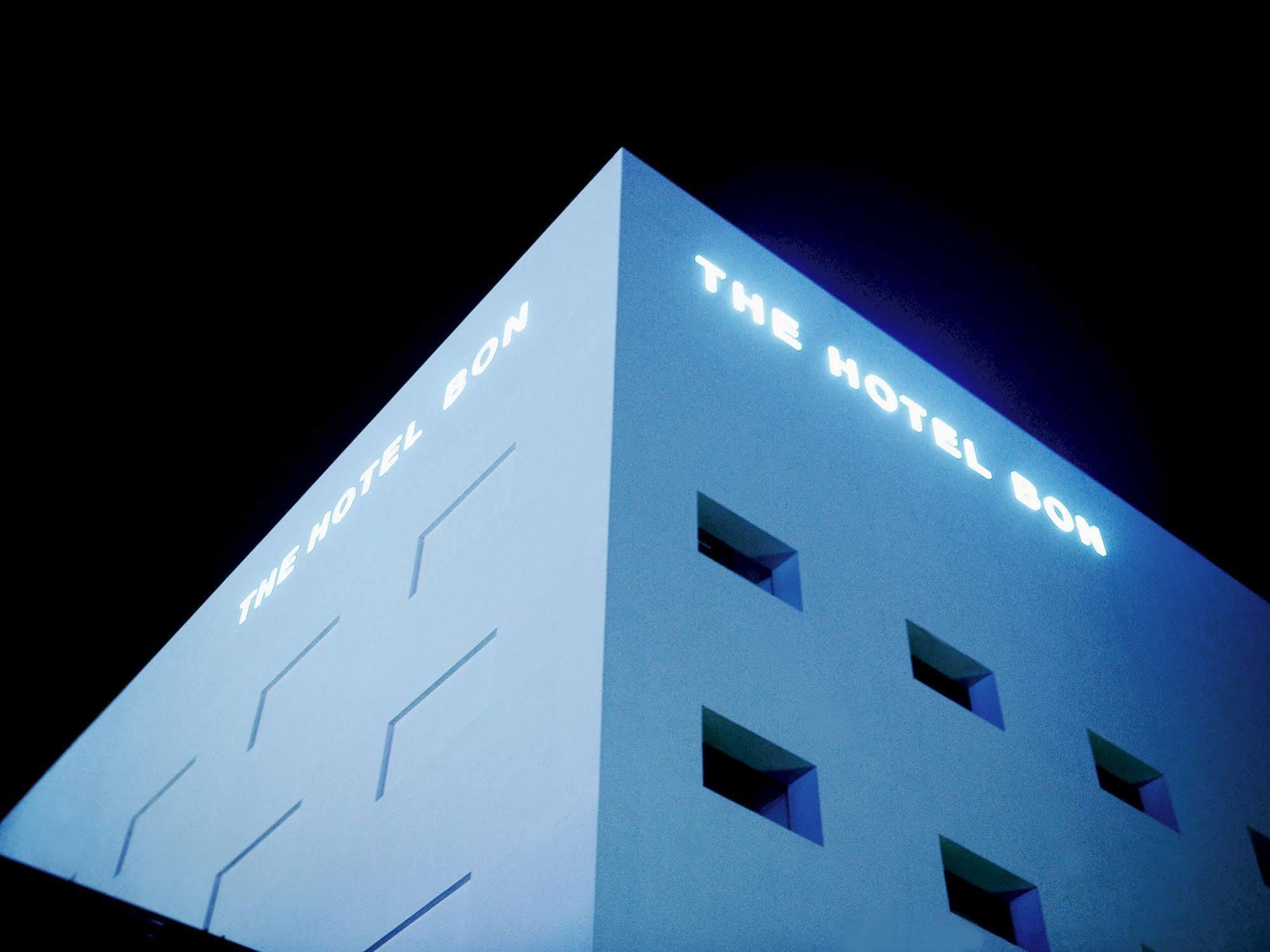 The Hotel Bon Suwon Exteriör bild