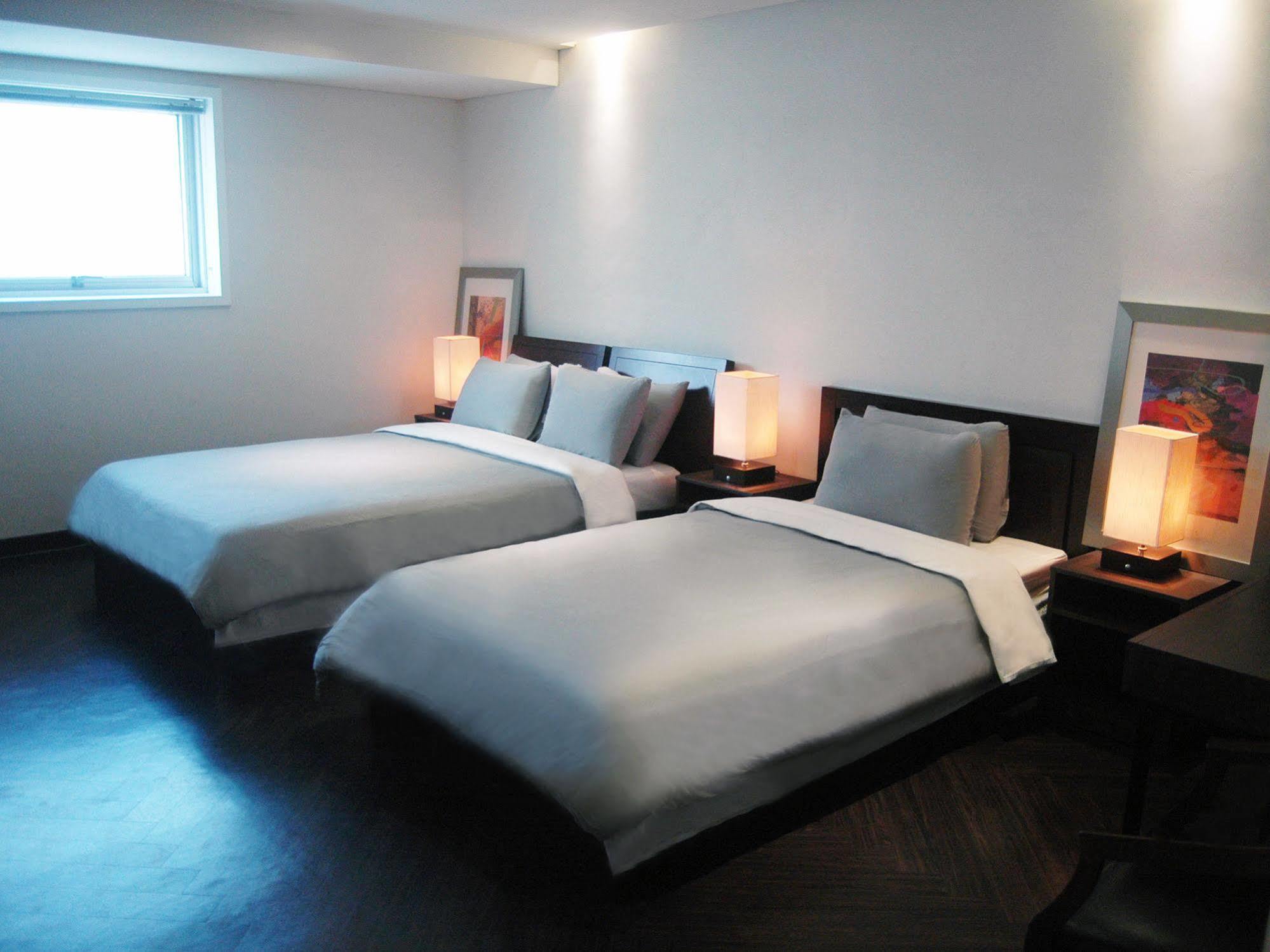The Hotel Bon Suwon Exteriör bild