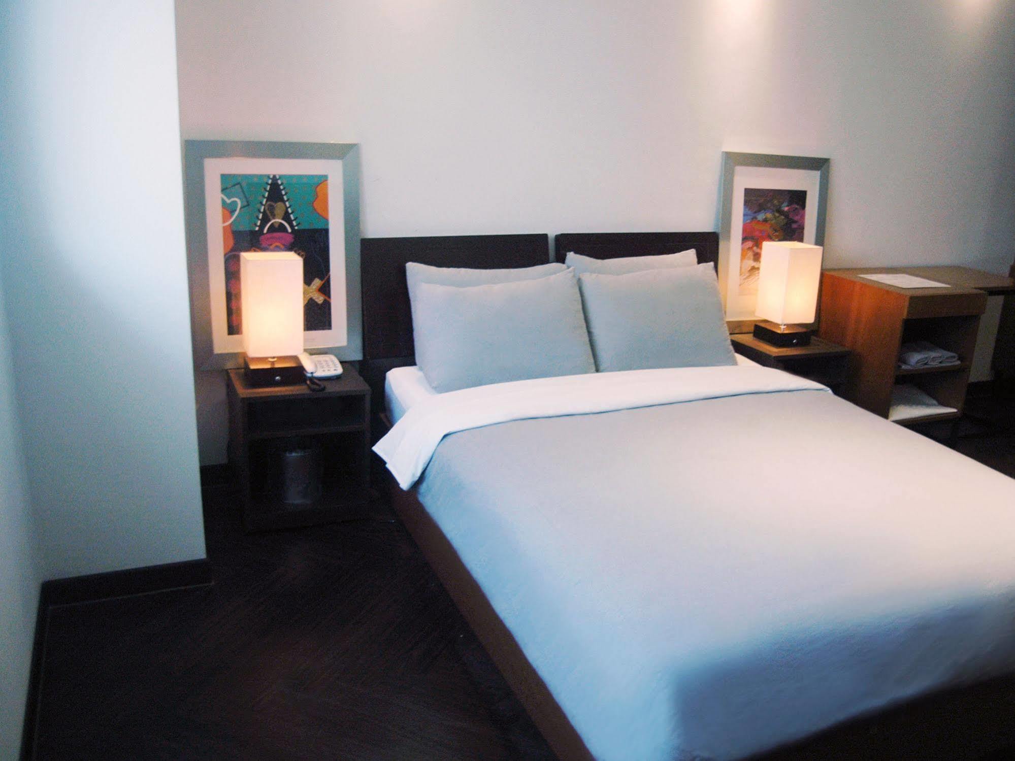 The Hotel Bon Suwon Exteriör bild
